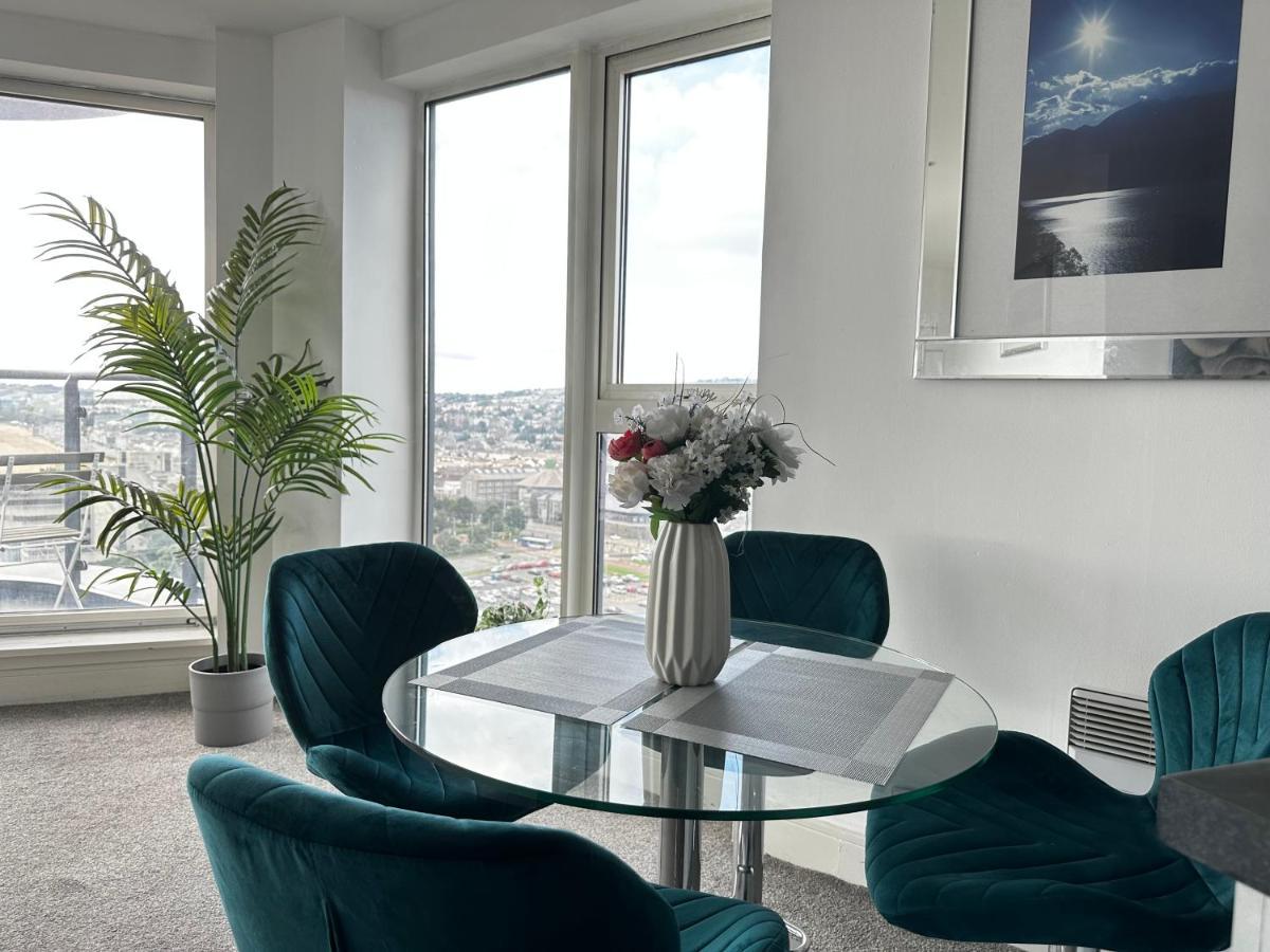 Stunning Ocean & City View Apt สวอนซี ภายนอก รูปภาพ