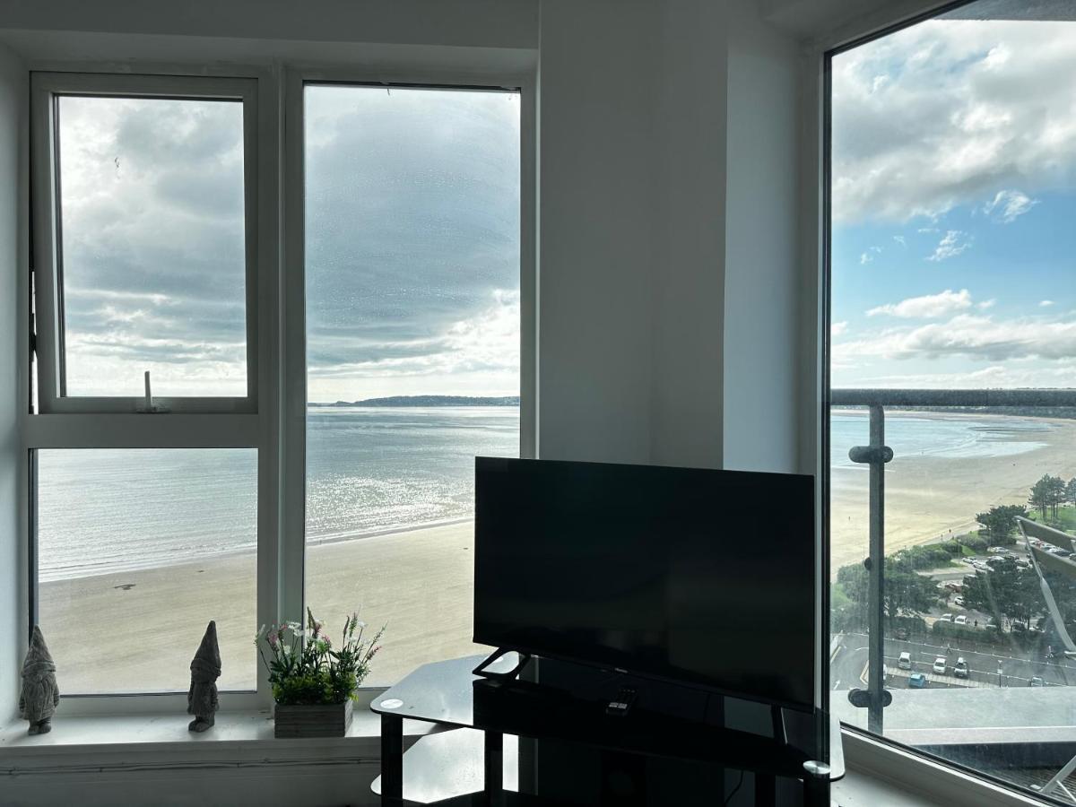 Stunning Ocean & City View Apt สวอนซี ภายนอก รูปภาพ